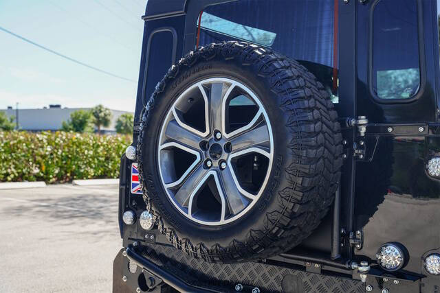 1990 Land Rover Defender