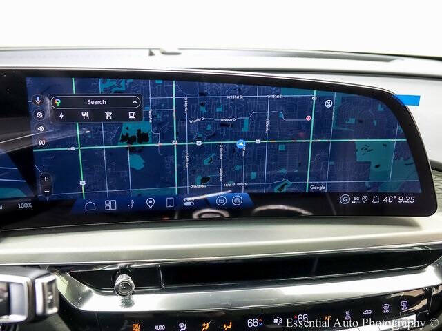 2025 Cadillac LYRIQ Luxury 2