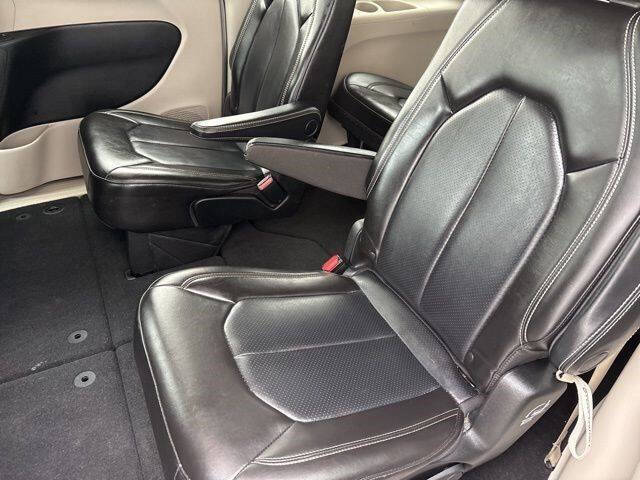 2020 Chrysler Voyager LXi