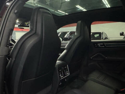 2023 Porsche Cayenne GTS Coupe