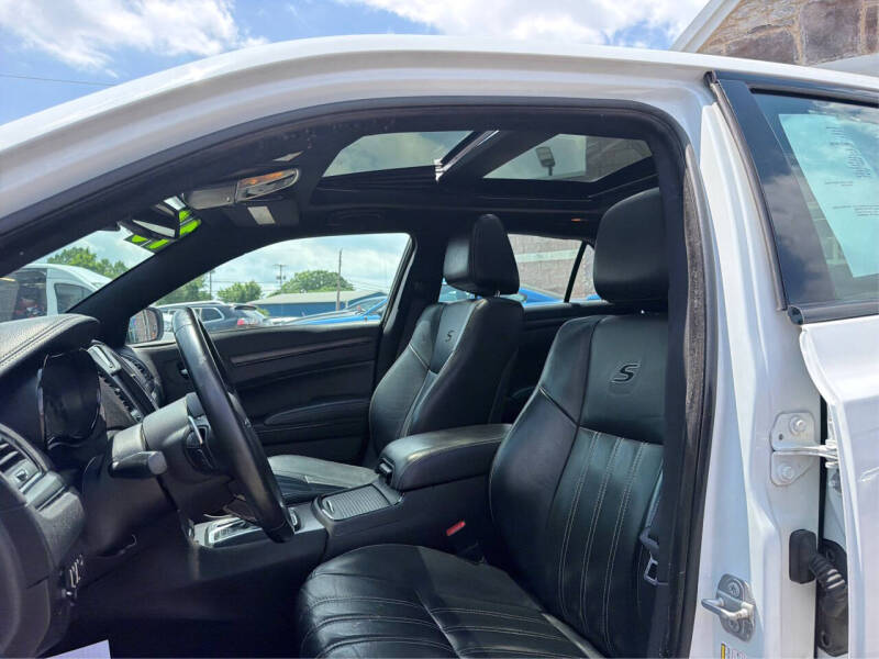 2016 Chrysler 300