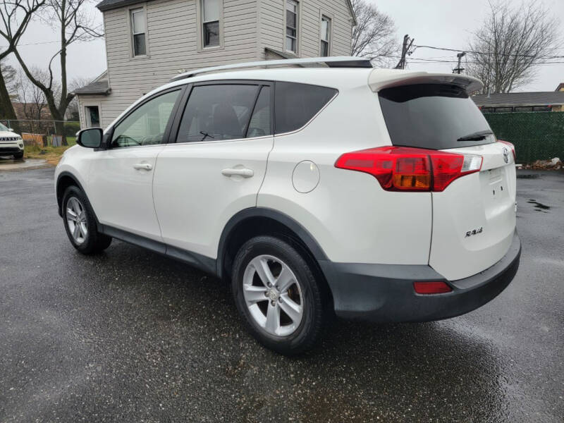 2014 Toyota RAV4 XLE photo 6