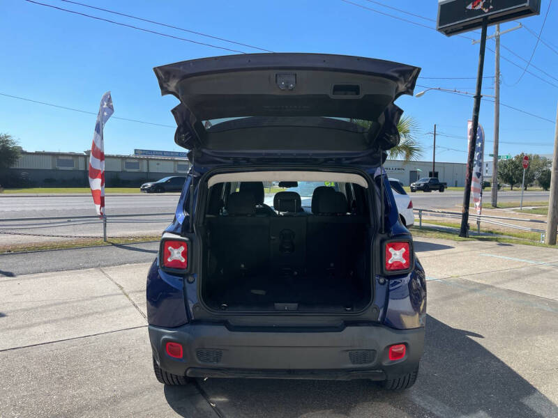 2019 Jeep Renegade Altitude Package photo 13