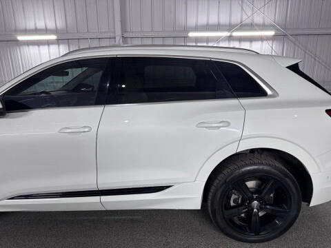 2019 Audi e-tron quattro Premium Plus