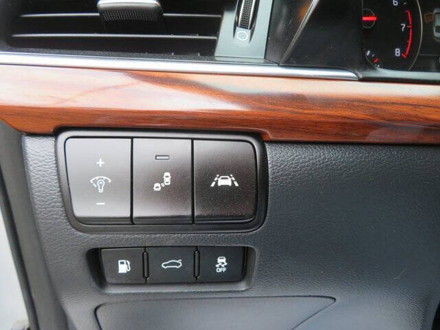 2018 Kia Cadenza Technology