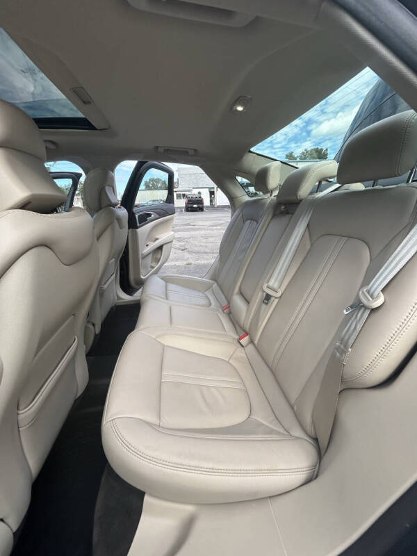 2017 Lincoln MKZ Select