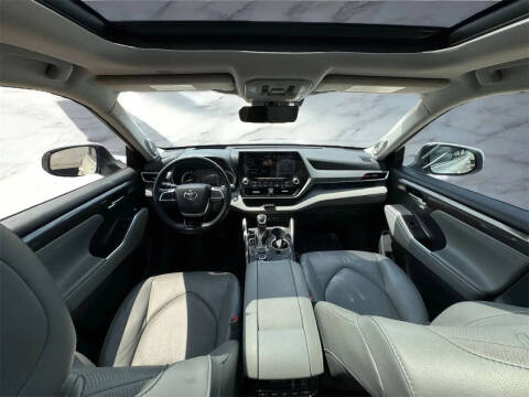 2022 Toyota Highlander Platinum