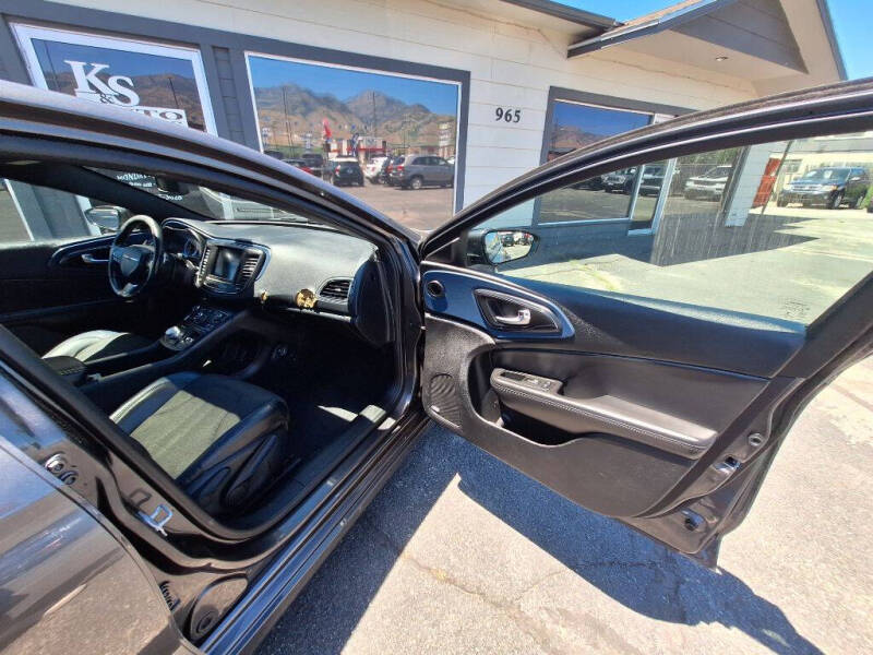 2015 Chrysler 200 S