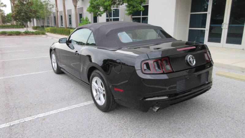 2014 Ford Mustang V6