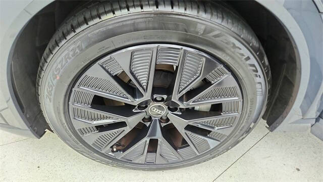 2024 Audi Q8 e-tron quattro Prestige