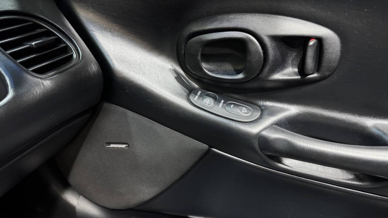2004 Chevrolet Corvette 34