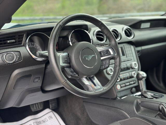 2017 Ford Mustang V6