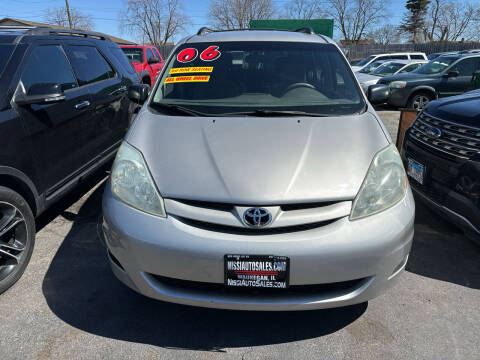 2006 Toyota Sienna for sale at Nissi Auto Sales in Waukegan IL