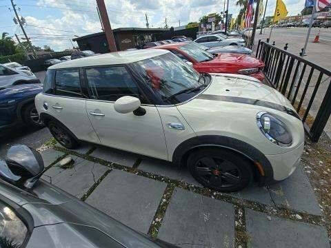 2021 MINI Hardtop 4 Door S's photo