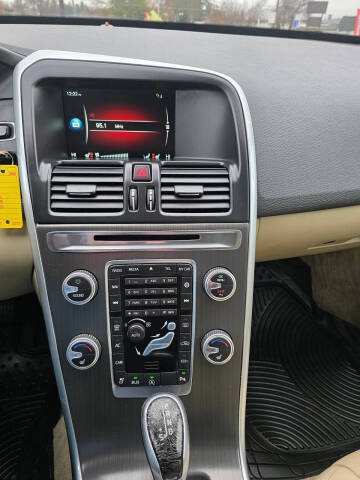 2016 Volvo XC60 T5 Drive-E Premier