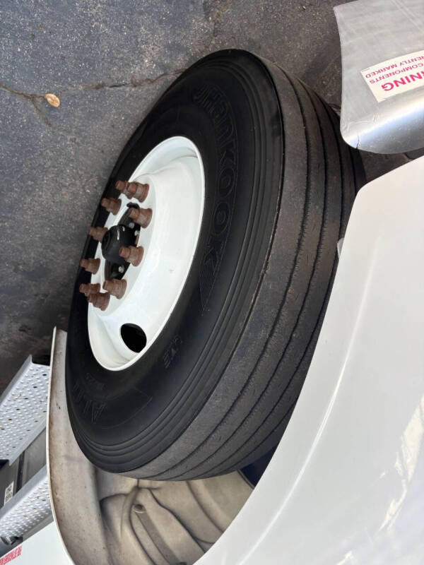 2018 Freightliner M2 106