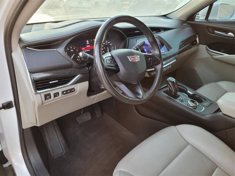 2019 Cadillac XT4 Premium Luxury