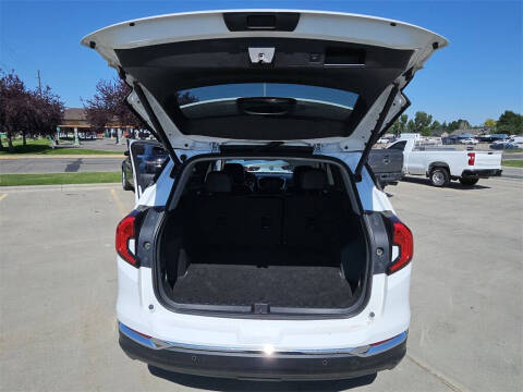 2023 GMC Terrain SLT