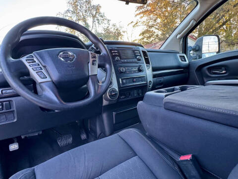 2016 Nissan Titan XD SV