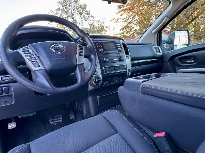 2016 Nissan Titan XD SV