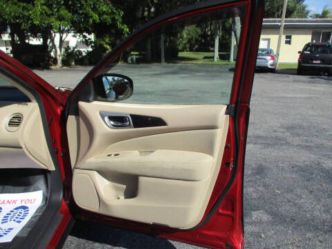 2016 Nissan Pathfinder SV