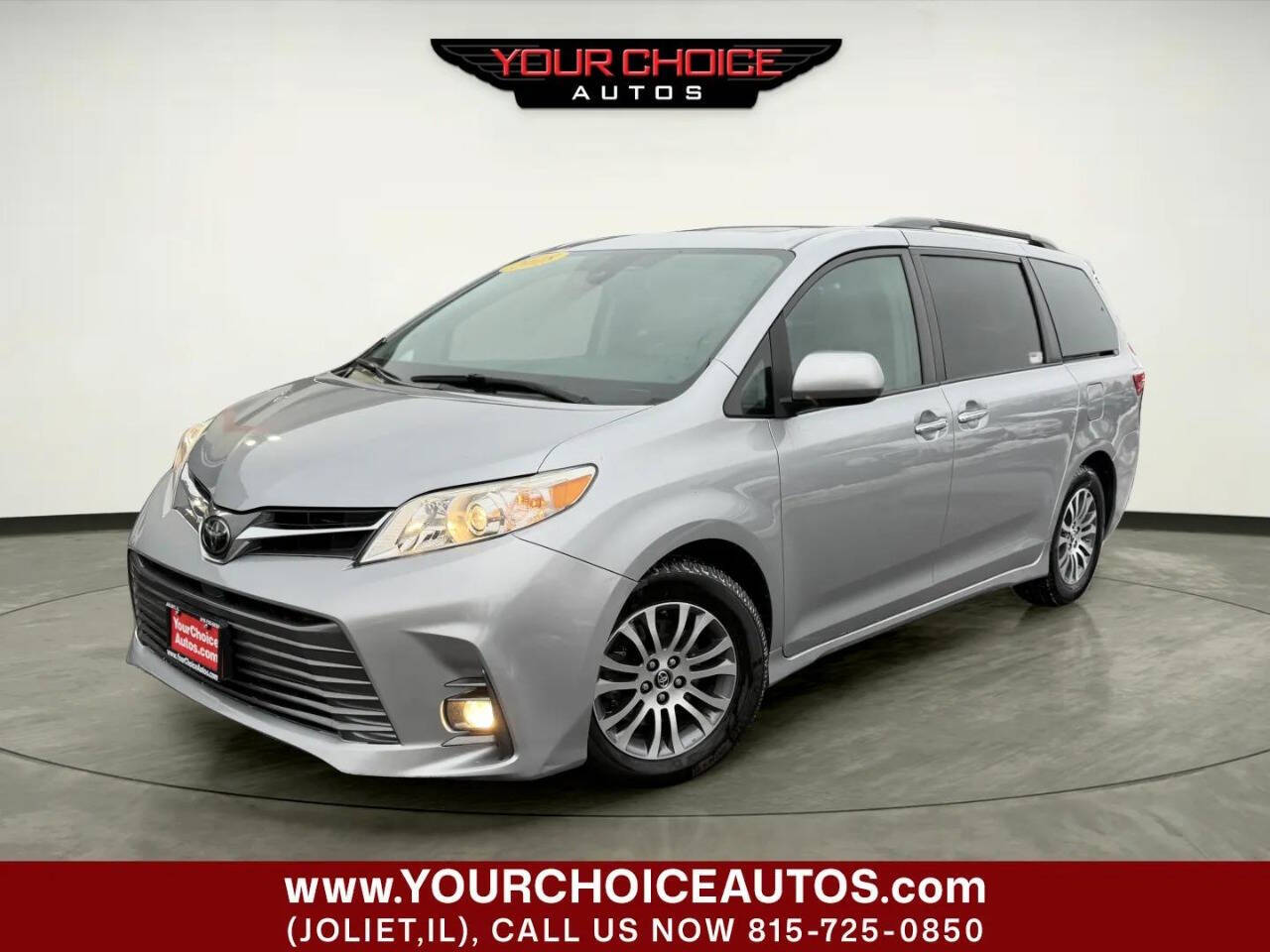 2018 Toyota Sienna XLE 8 Passenger 4dr Mini Van's photo