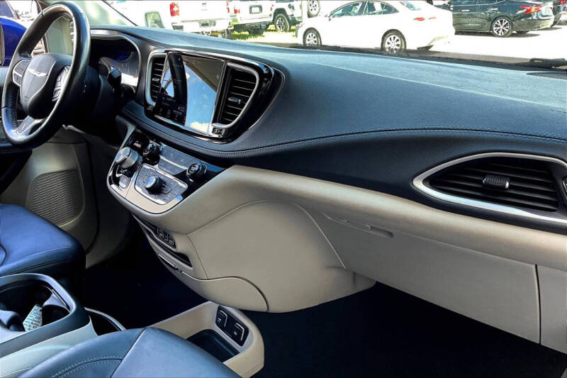2021 Chrysler Pacifica Touring L