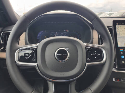 2025 Volvo XC90 B6 Core Bright Theme