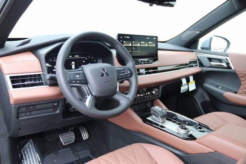 2025 Mitsubishi Outlander SEL