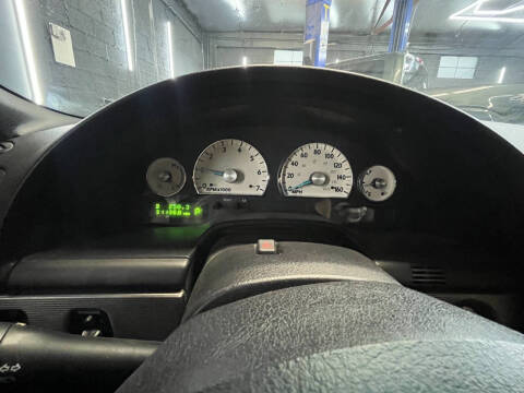 2004 Ford Thunderbird Deluxe