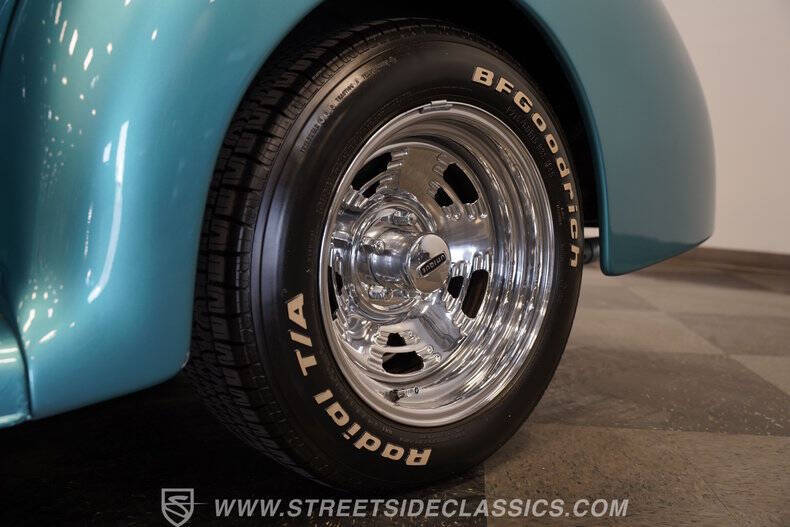 1940 Ford Deluxe