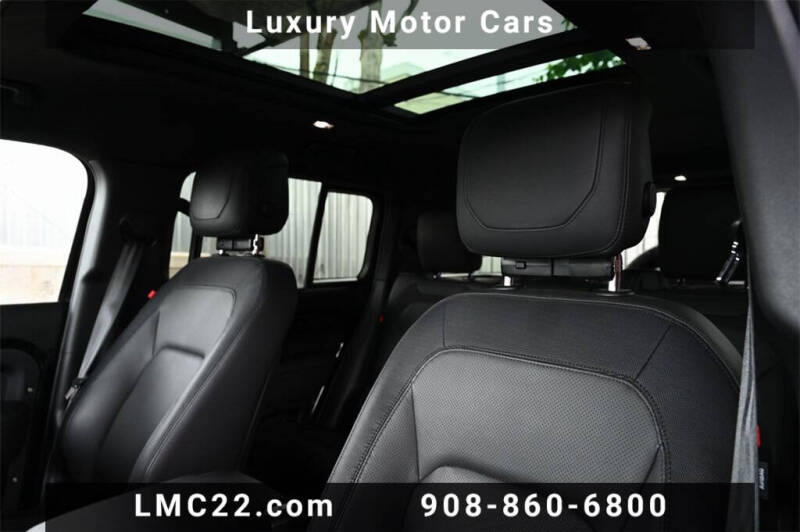 2023 Land Rover Defender 130 X-Dynamic SE