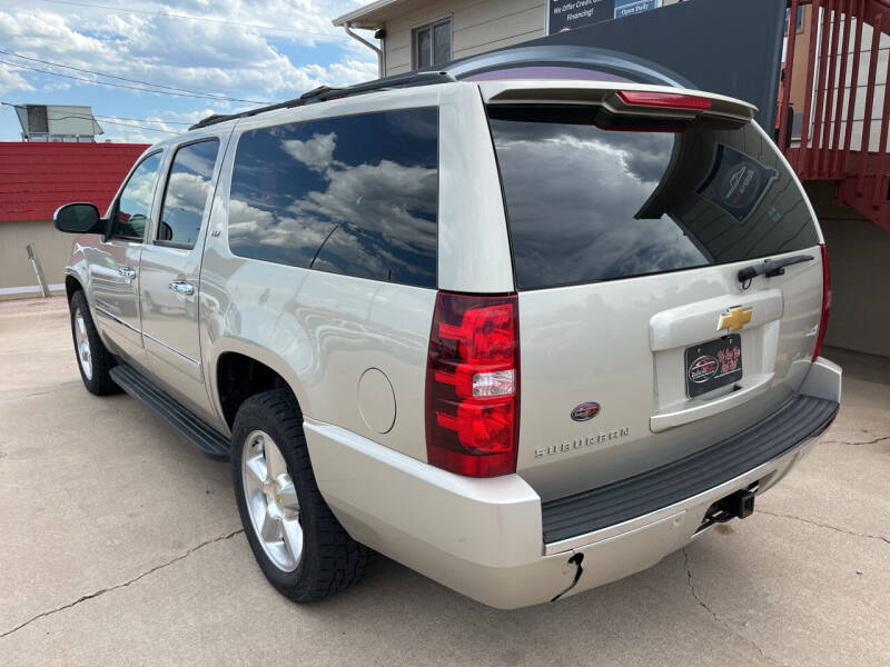 2013 Chevrolet Suburban LTZ photo 6