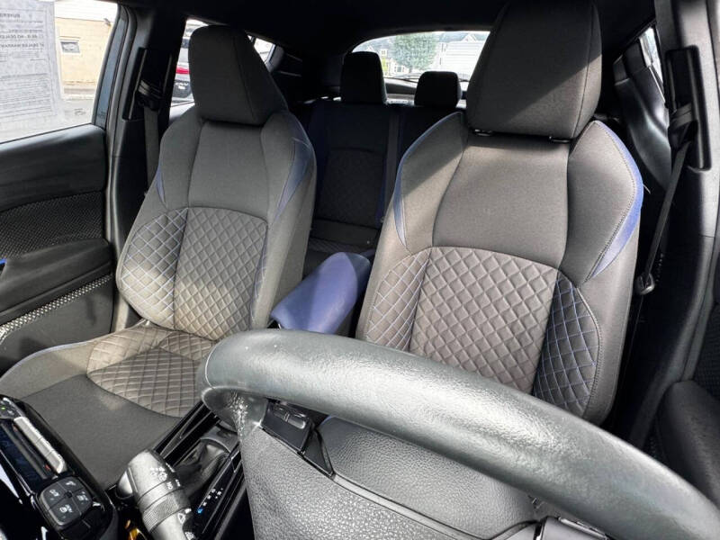 2022 Toyota C-HR XLE