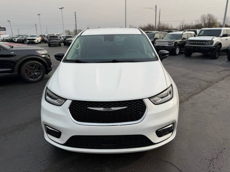 2024 Chrysler Pacifica Touring L