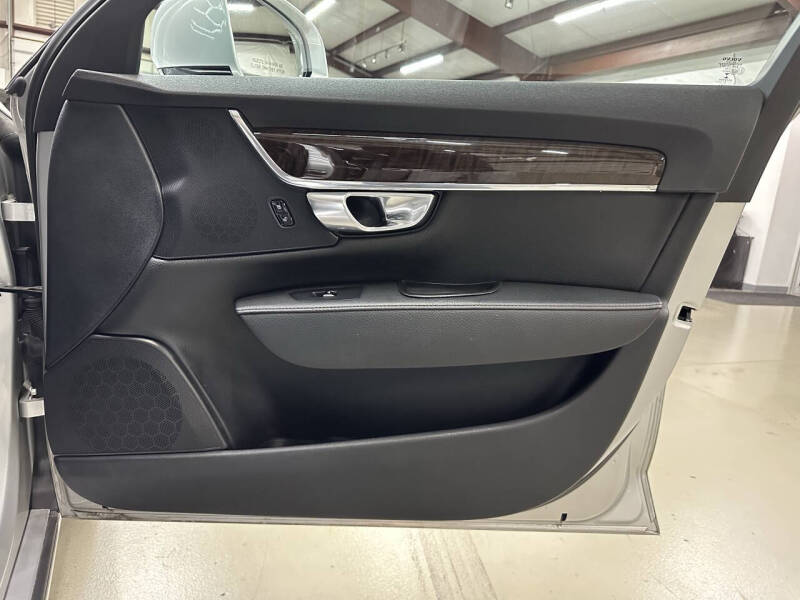 2018 Volvo S90 T5 Momentum