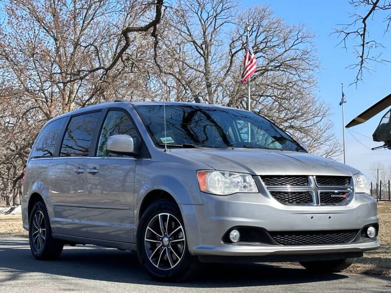 2017 Dodge Grand Caravan for sale at Every Day Auto Sales in Shakopee MN