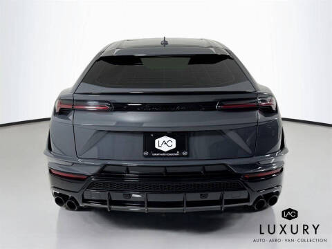 2023 Lamborghini Urus S