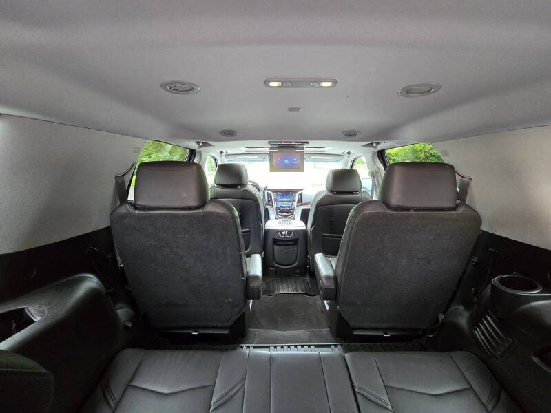 2017 Cadillac Escalade Luxury