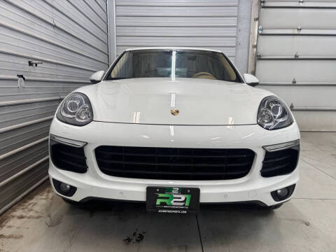 2017 Porsche Cayenne Platinum Edition