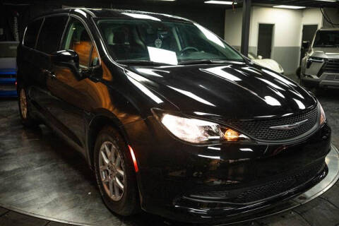 2024 Chrysler Voyager LX