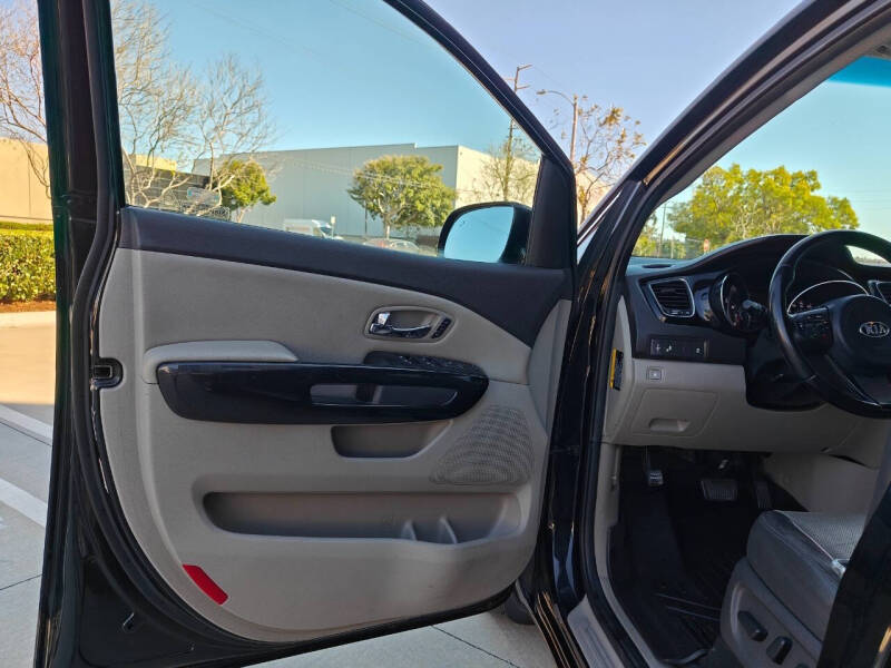 2016 Kia Sedona EX