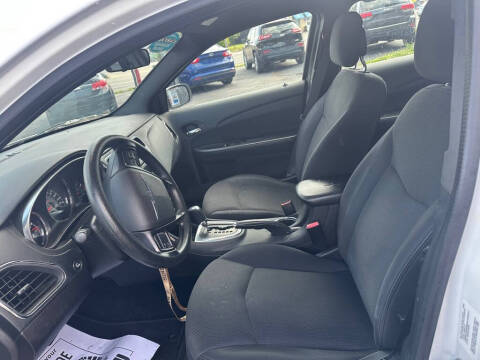 2014 Chrysler 200 LX