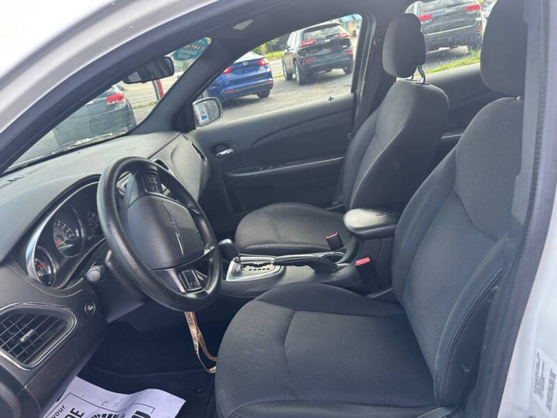 2014 Chrysler 200 LX