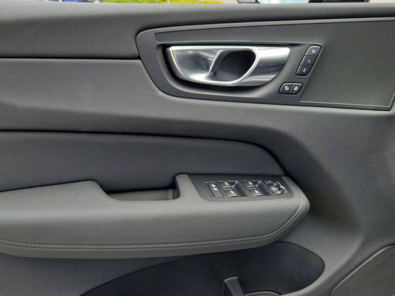 2026 Volvo XC60 B5 Core