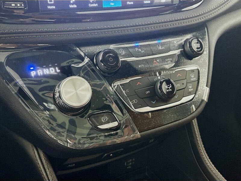 2026 Chrysler Pacifica Pinnacle