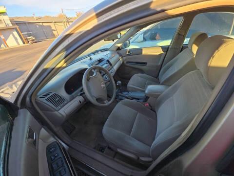 2005 Toyota Camry LE