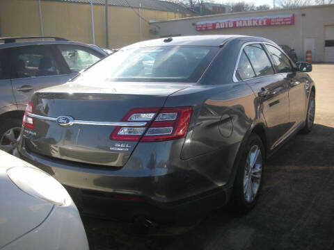 2015 Ford Taurus SEL