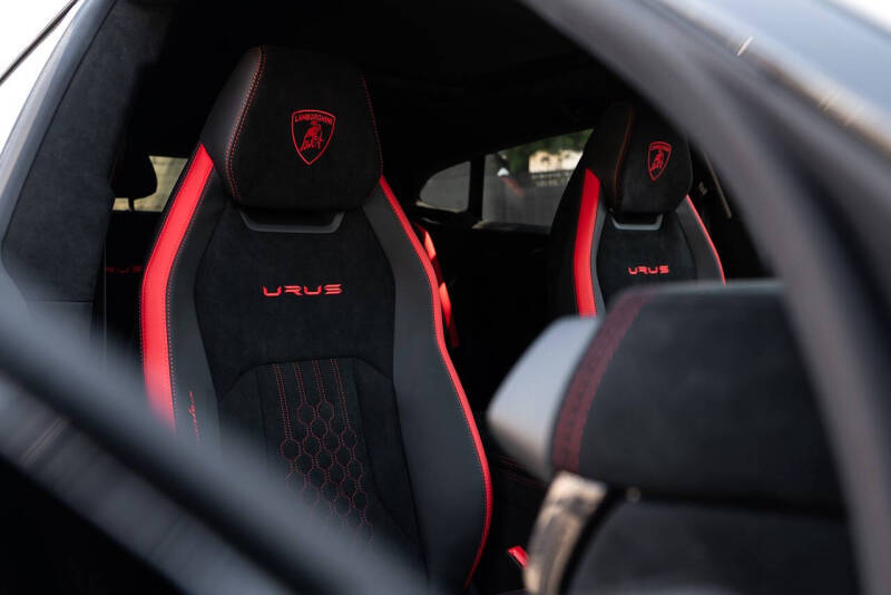2024 Lamborghini Urus Performante