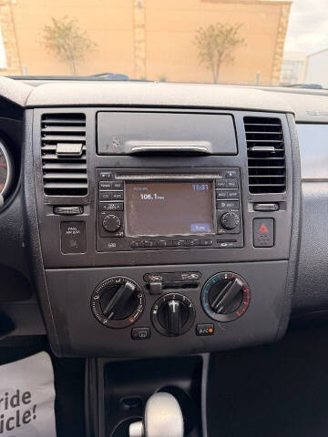 2012 Nissan Versa 1.8 SL